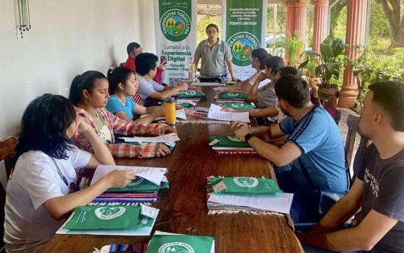 Taller de Elaboración de Huertas Urbanas en Nuestra Cooperativa