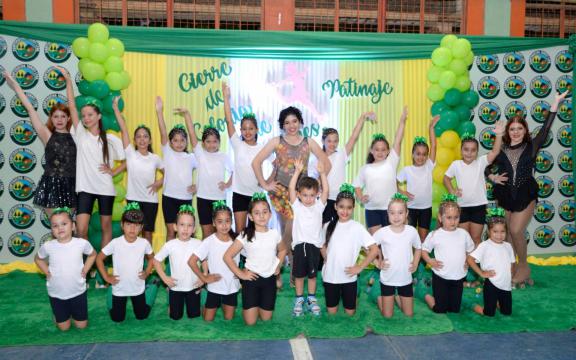 Gran Clausura de la Colonia de Patinaje con la Profesora Nathalia García